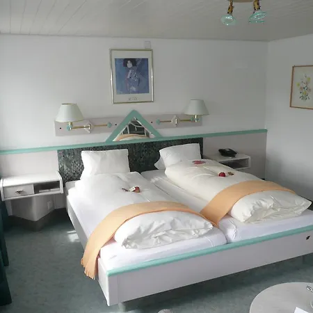 Hotel Weinhalde 3*
