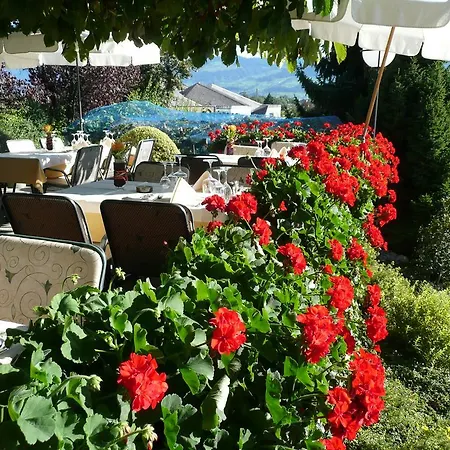 Hotel Weinhalde 3*